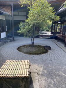 建仁寺まるさんかくしかくの庭